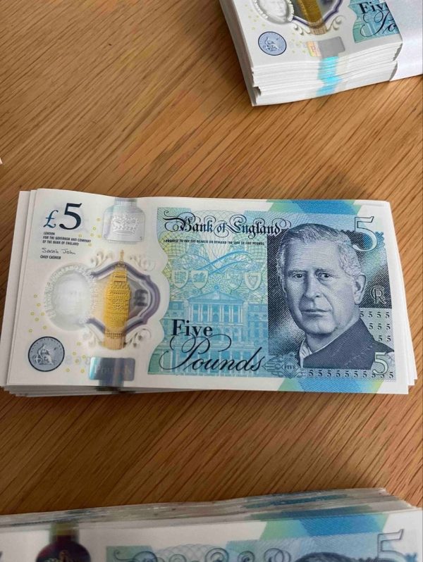 5 British Pound Bills